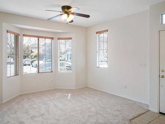 5th image of 250 Penhow Cir