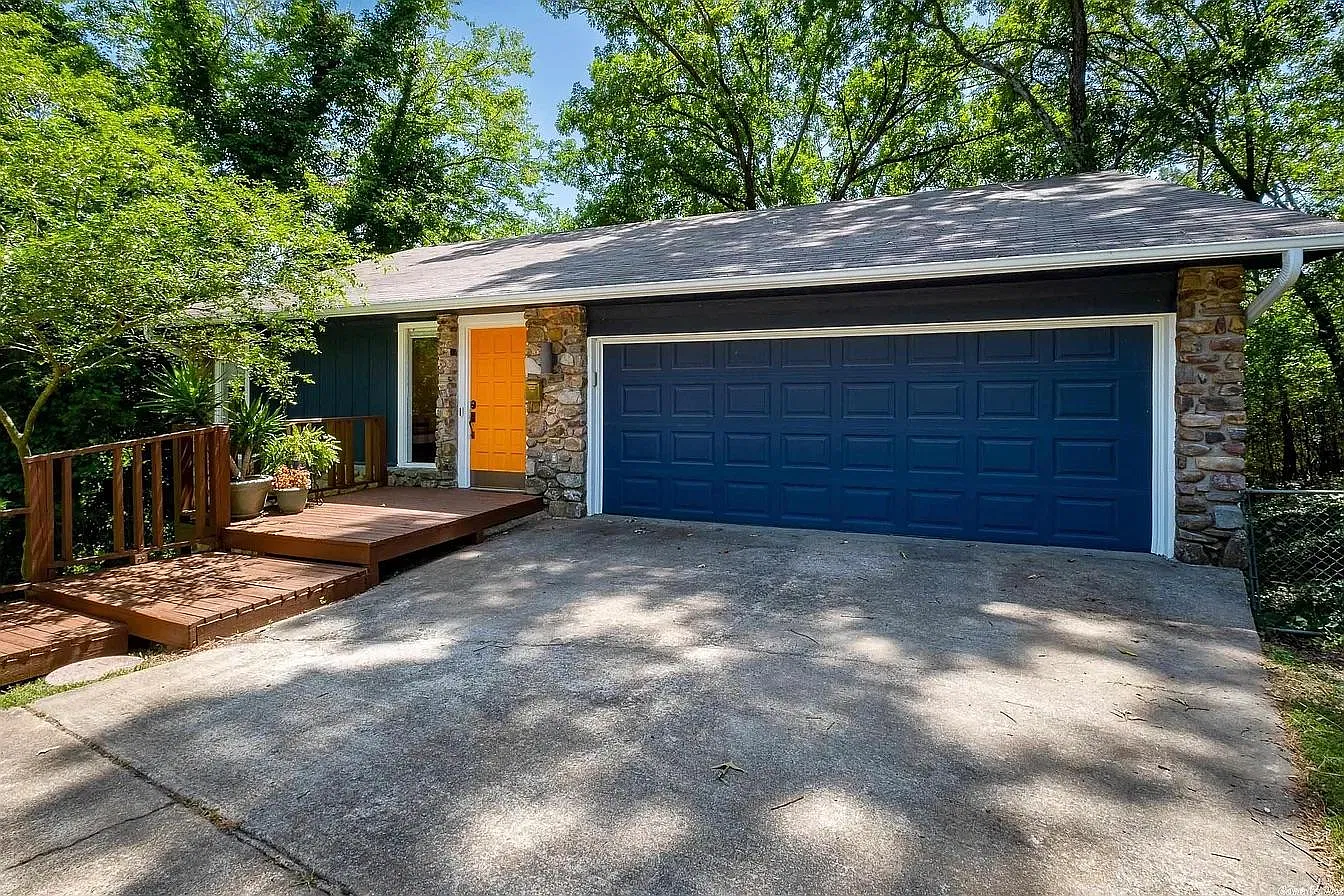4 bed, 2226 sqft, $2,000 — Photo 1