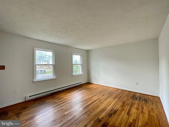 4th image of 609 Carroll Dr