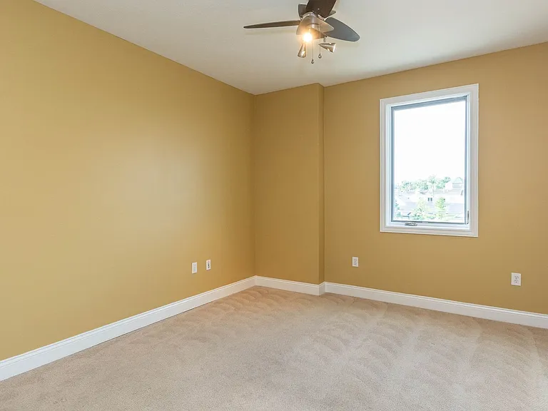 422 E Kirkwood Ave — Photo 43