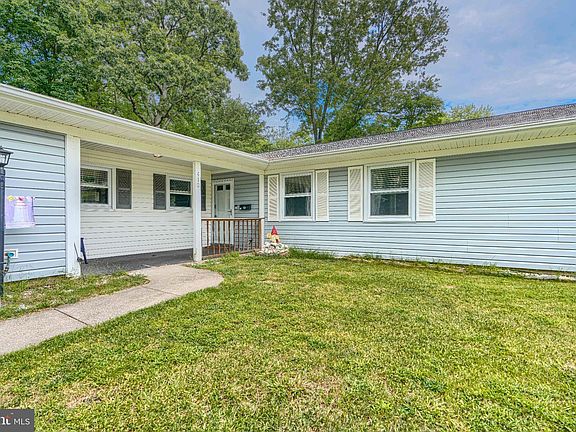 3rd image of 410 Acadia Dr