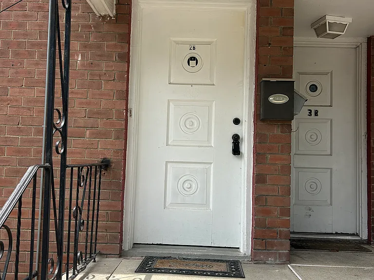 355 Plainfield Ave #2B — Photo 9