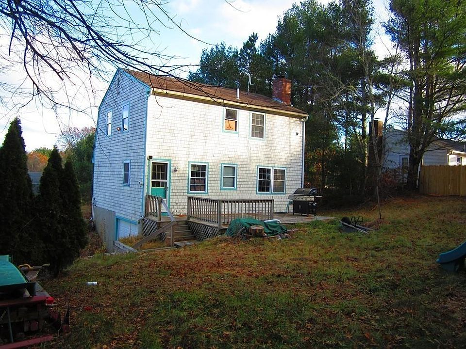 2nd image of 9 Nancy Dr