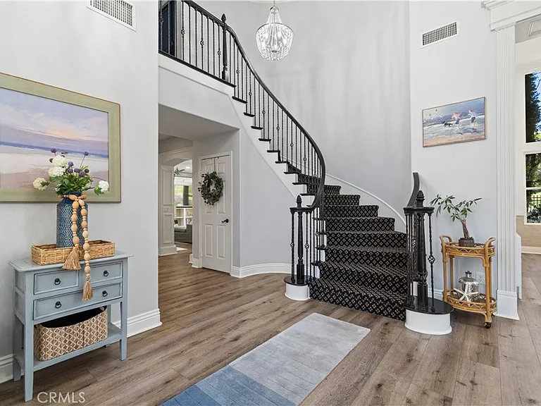 11 Willowglade — Photo 4