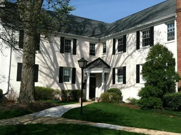 1301 S Walter Reed Dr, Arlington, VA 22204