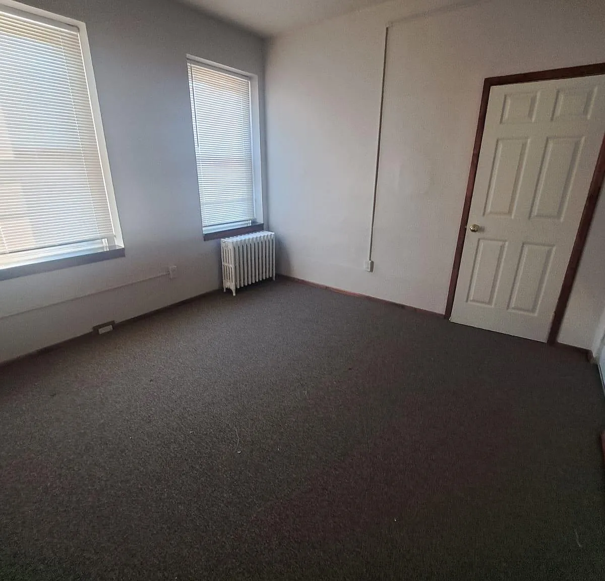 4617 Wayne Ave — Photo 1