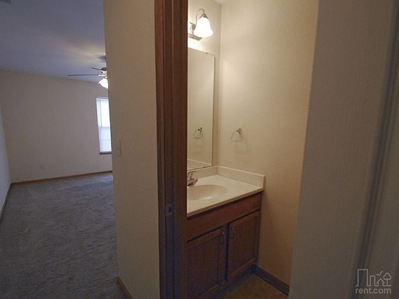 Downstairs 1/2 bathroom