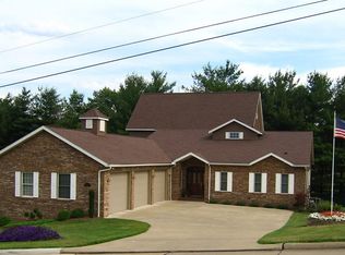 111 Rosemar Meadows Dr, Vienna, WV 26105