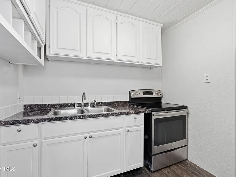 623 S Country Club Dr #11 — Photo 8