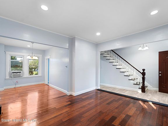 5th image of 39 Osgood Ave