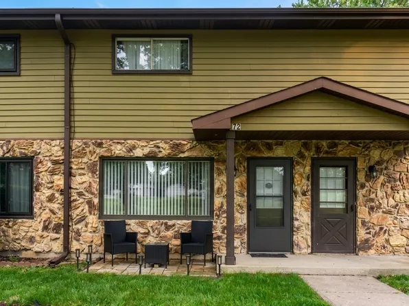 72 S Ruga Ct, Addison, IL 60101