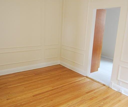 5th image of 1052 W Granville Ave #30