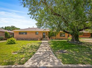 5403 Fox Hill Ln, Dallas, TX 75232