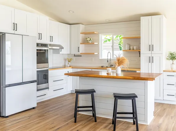 155 Iniiniki St, Wailuku, HI 96793