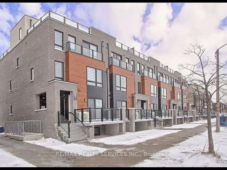 245 McLevin Ave W #7 — Photo 2