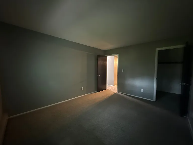 N169W19862 Chestnut Ct — Photo 10