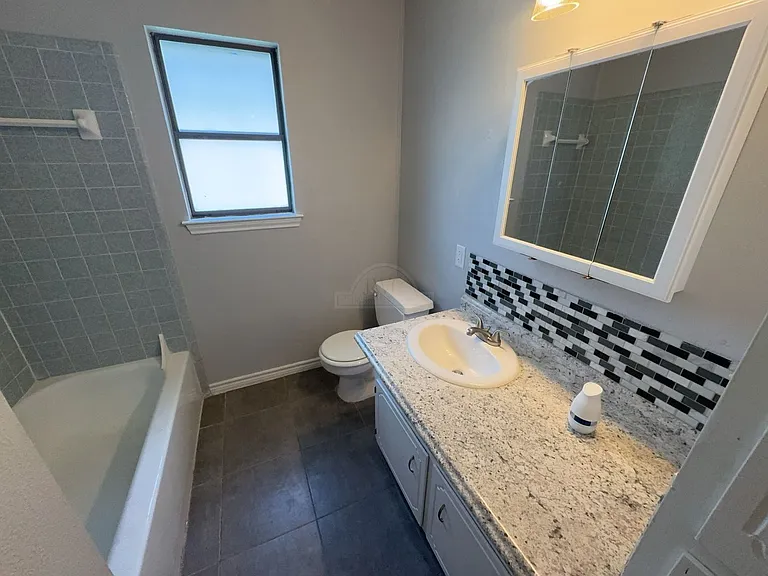 1704 Big Bend Dr — Photo 12