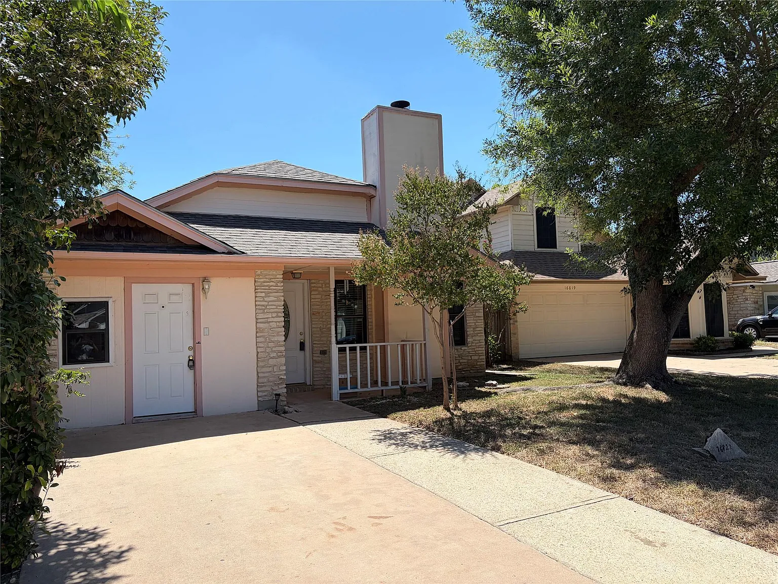 3 bed, 2.0 bath, 1200 sqft, $1,895 — Photo 2