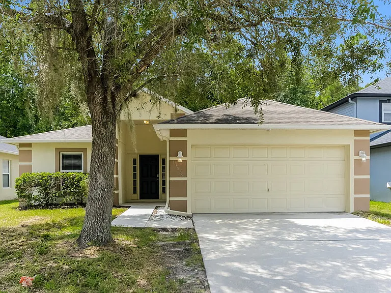 13825 Econ Woods Ln — Photo 1