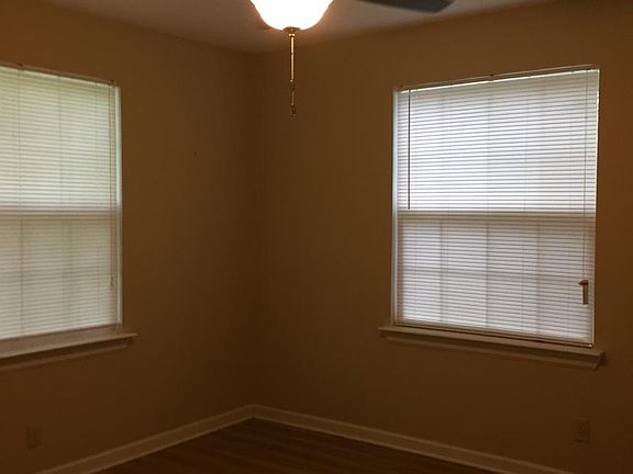 Spacious Family Room