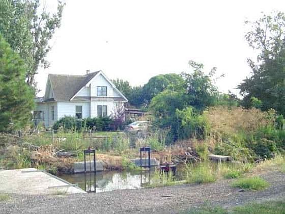 Built in 1911 2-story