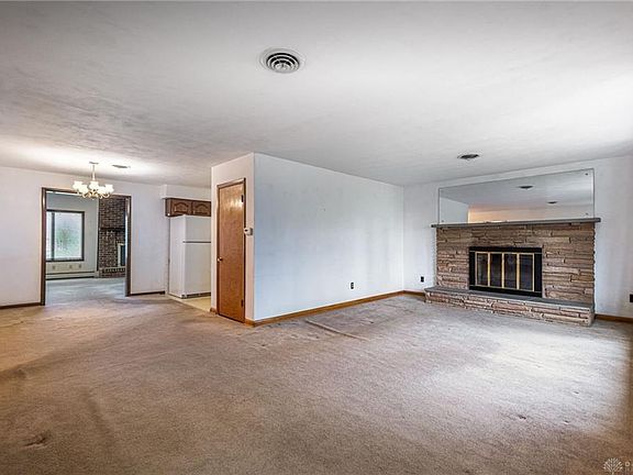 3rd image of 52 Calverda Dr