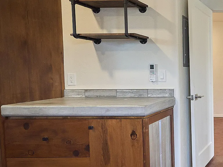 CUSTOM STORAGE CABINET & PANTRY