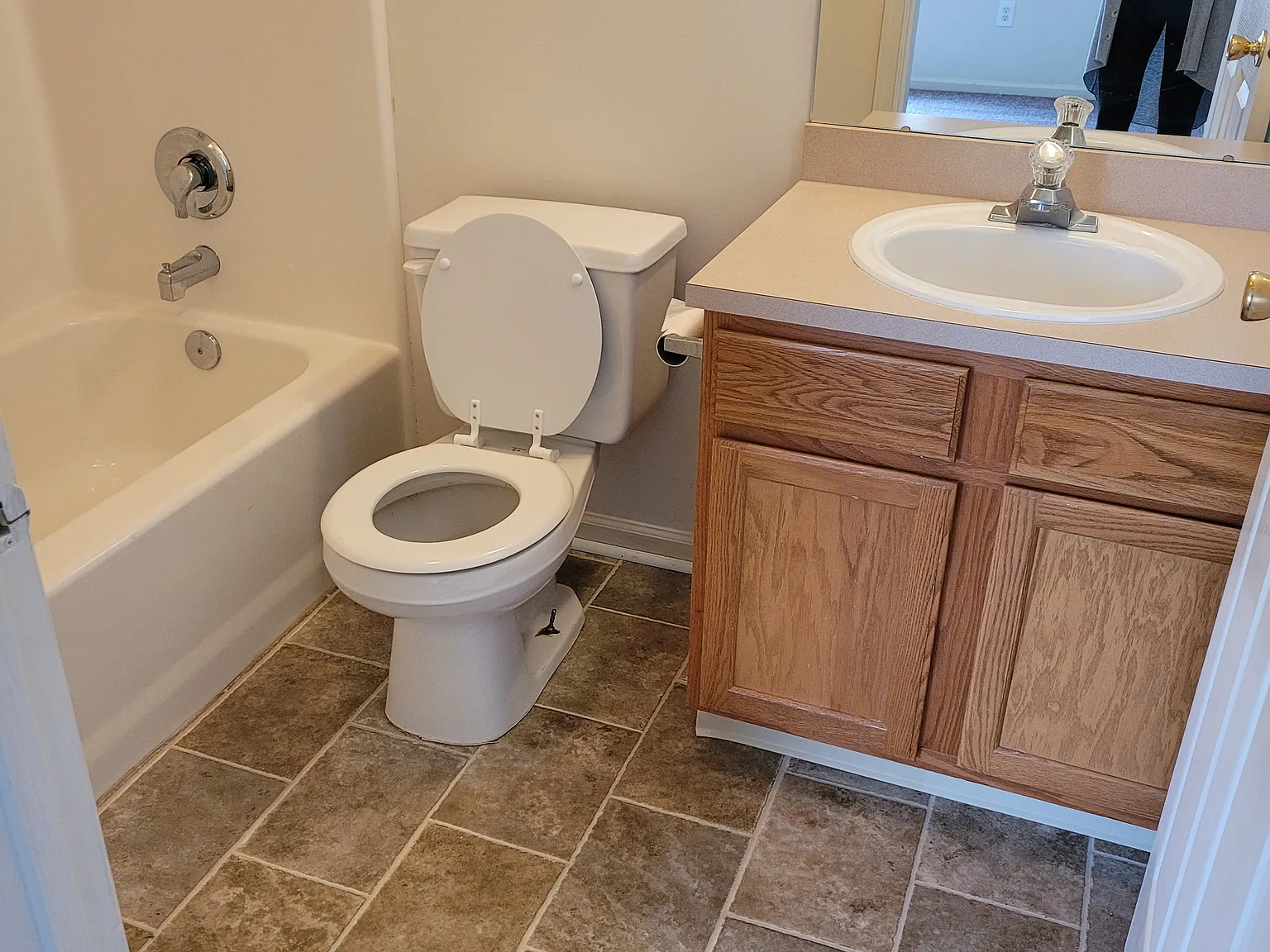 2 bed, 1100 sqft, $1,850 — Photo 4
