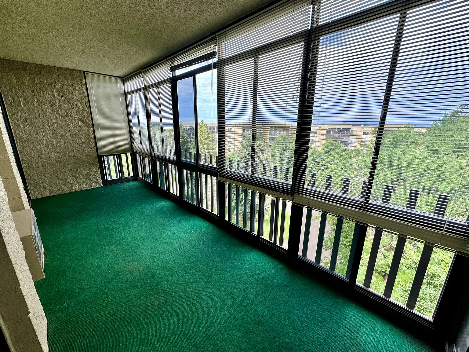 2 bed, 1200 sqft, $1,800 — Photo 2