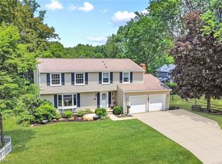 2932 Carters Grove Rd, Cuyahoga Falls, OH