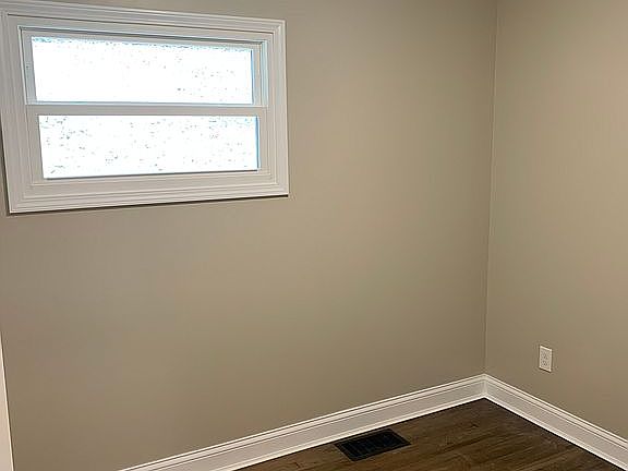 Small bedroom/office