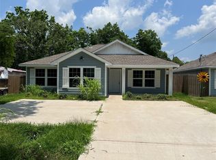 206 Landers Rd, Oyster Creek, TX 77541