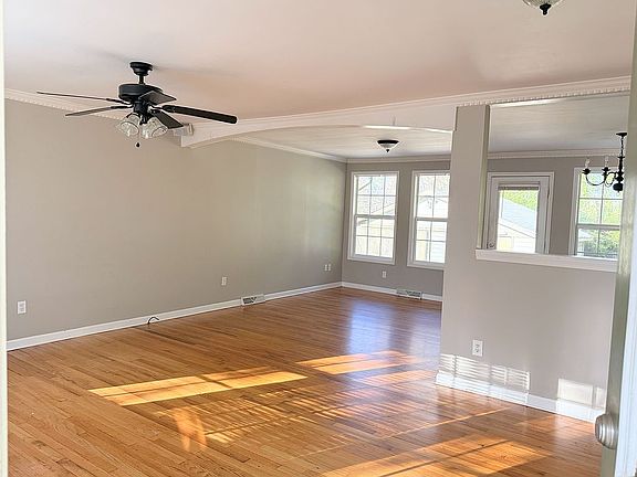 5th image of 112 Edgewood Dr