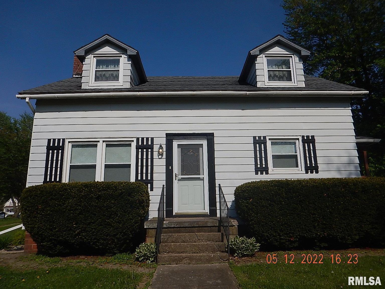 219 N Center Ave, Galva, IL 61434 Zillow