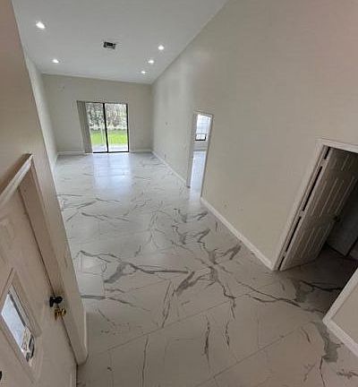4th image of 13501 Fountain View Blvd