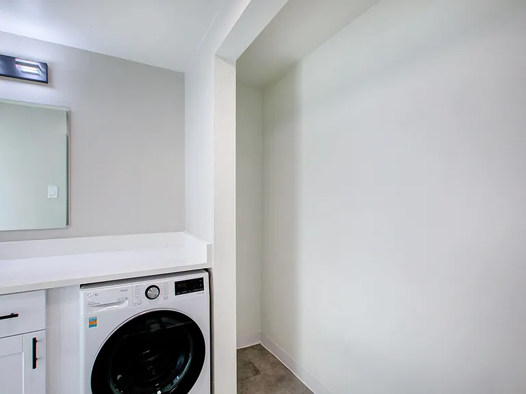 Pearl Street Flats — Photo 11