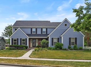 W68N336 Palmetto Ave, Cedarburg, WI 53012