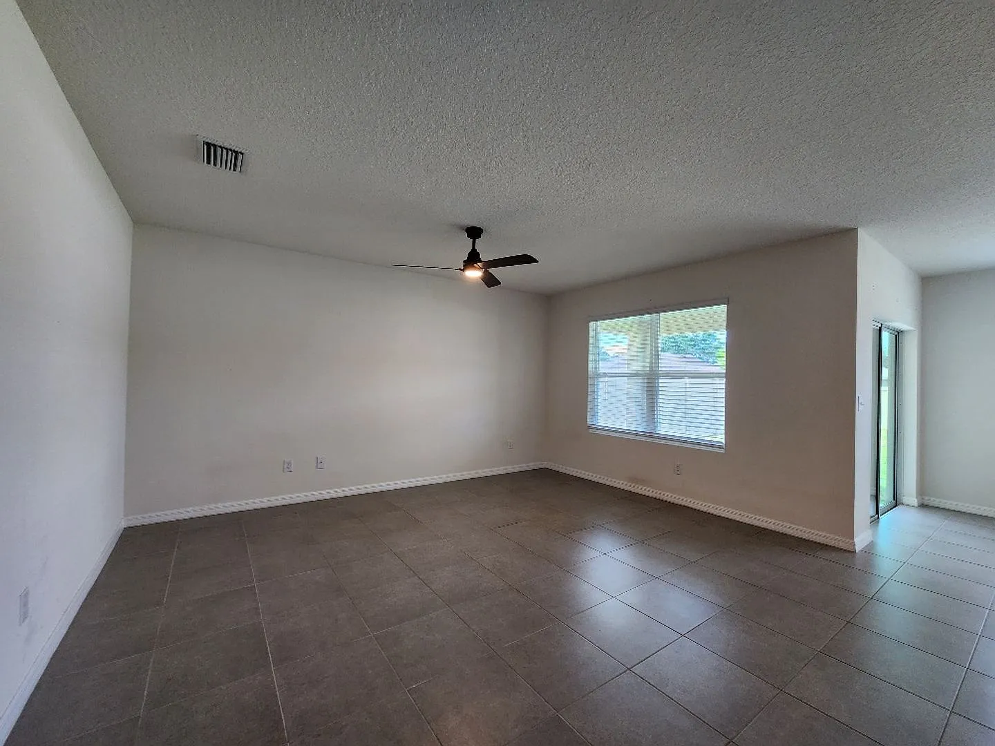 Gorgeous 2020 Construction, Like New 3-Bedroom, 2-Bathroom — Photo 3