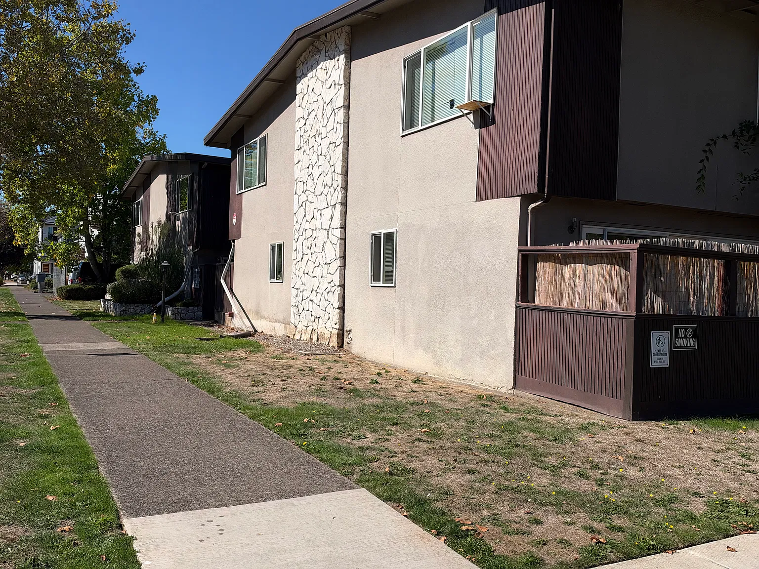 2 bed, 1.5 bath, 1020 sqft, $1,500 — Photo 2