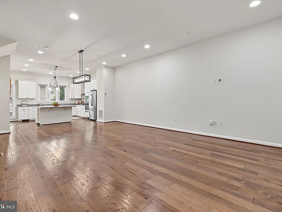 5th image of 130 Cambria Walk