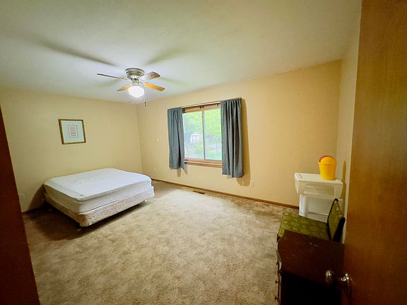 4th image of 14942 Robinwood Ct