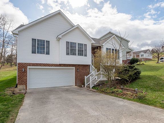 3rd image of 205 Mountain Breeze Dr