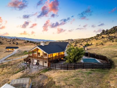 12000 Holbrook Ln, Ola, ID, 83657