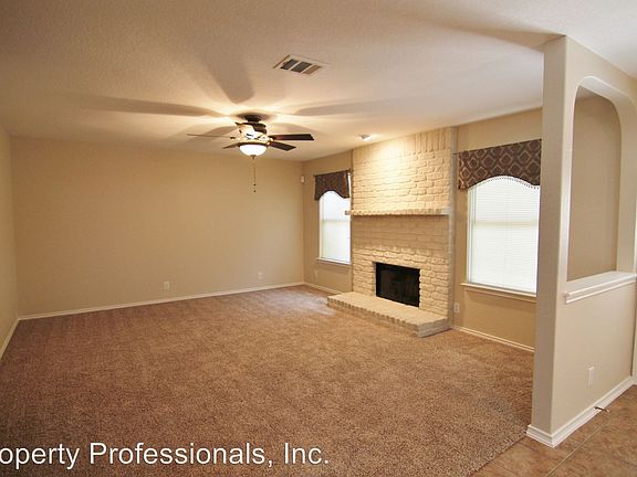 2nd image of 231 Goliad Dr