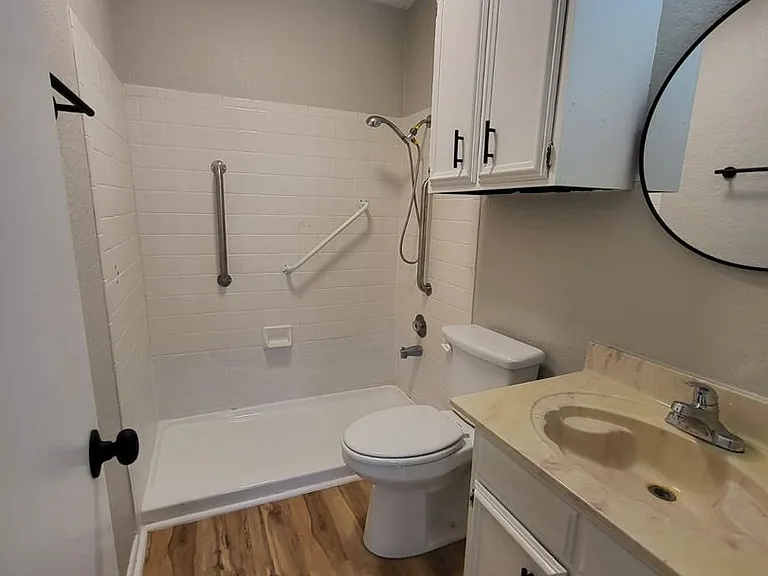 1051 Country Club Dr #19 — Photo 12