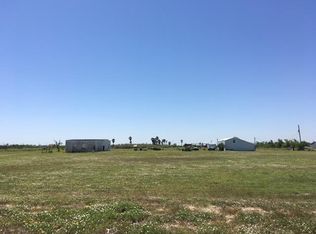 421 E Sagebrush St, Rockport, TX 78382