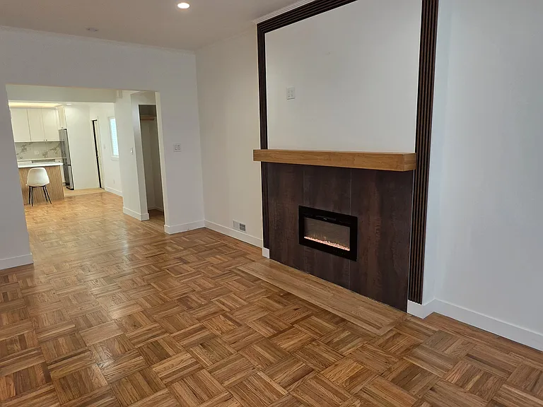 54 N Mayfair Ave — Photo 20