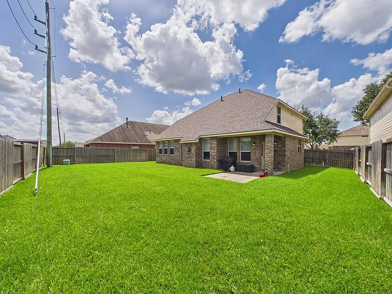 9426 Russeff Field Ln — Photo 45