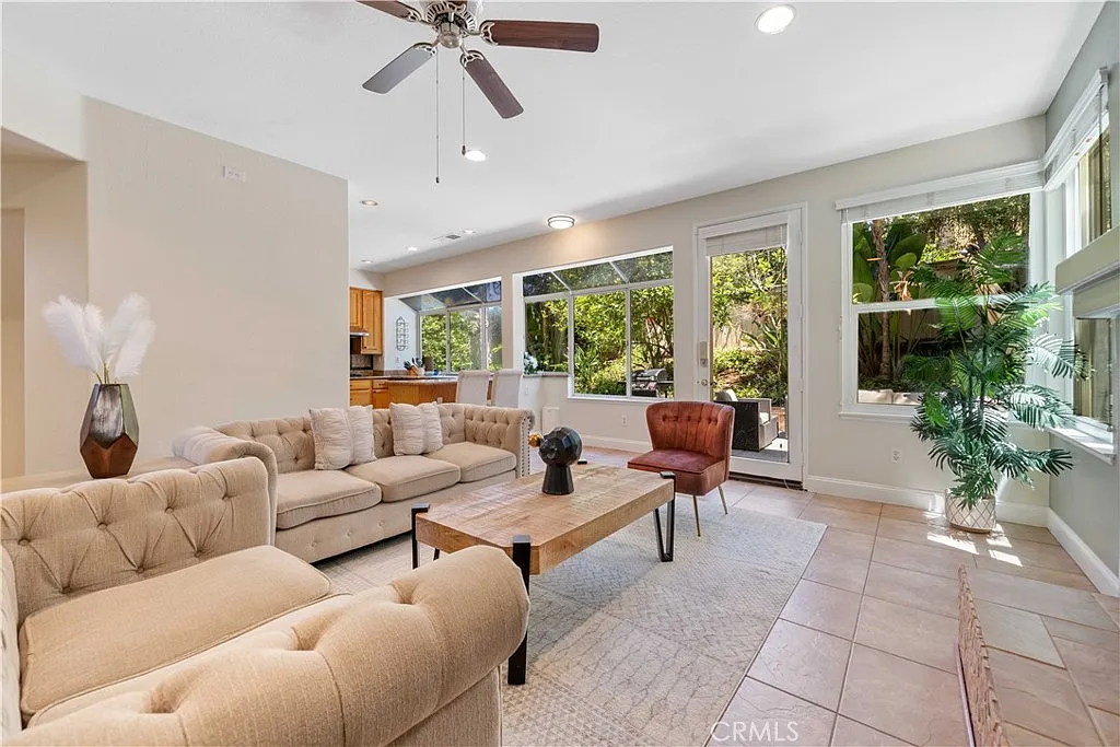 4 bed, 2.5 bath, 2416 sqft, $7,000 — Photo 1
