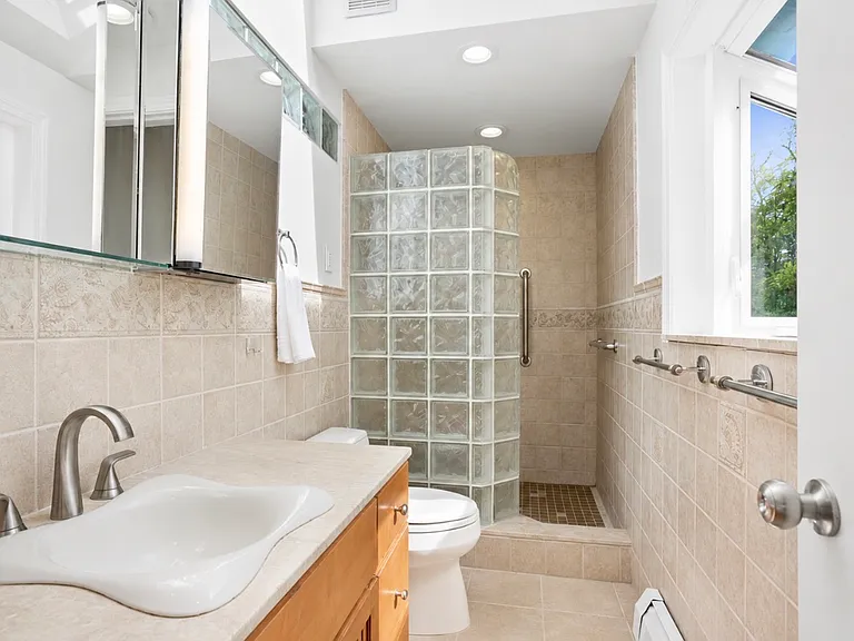 120 Braeside Dr — Photo 24